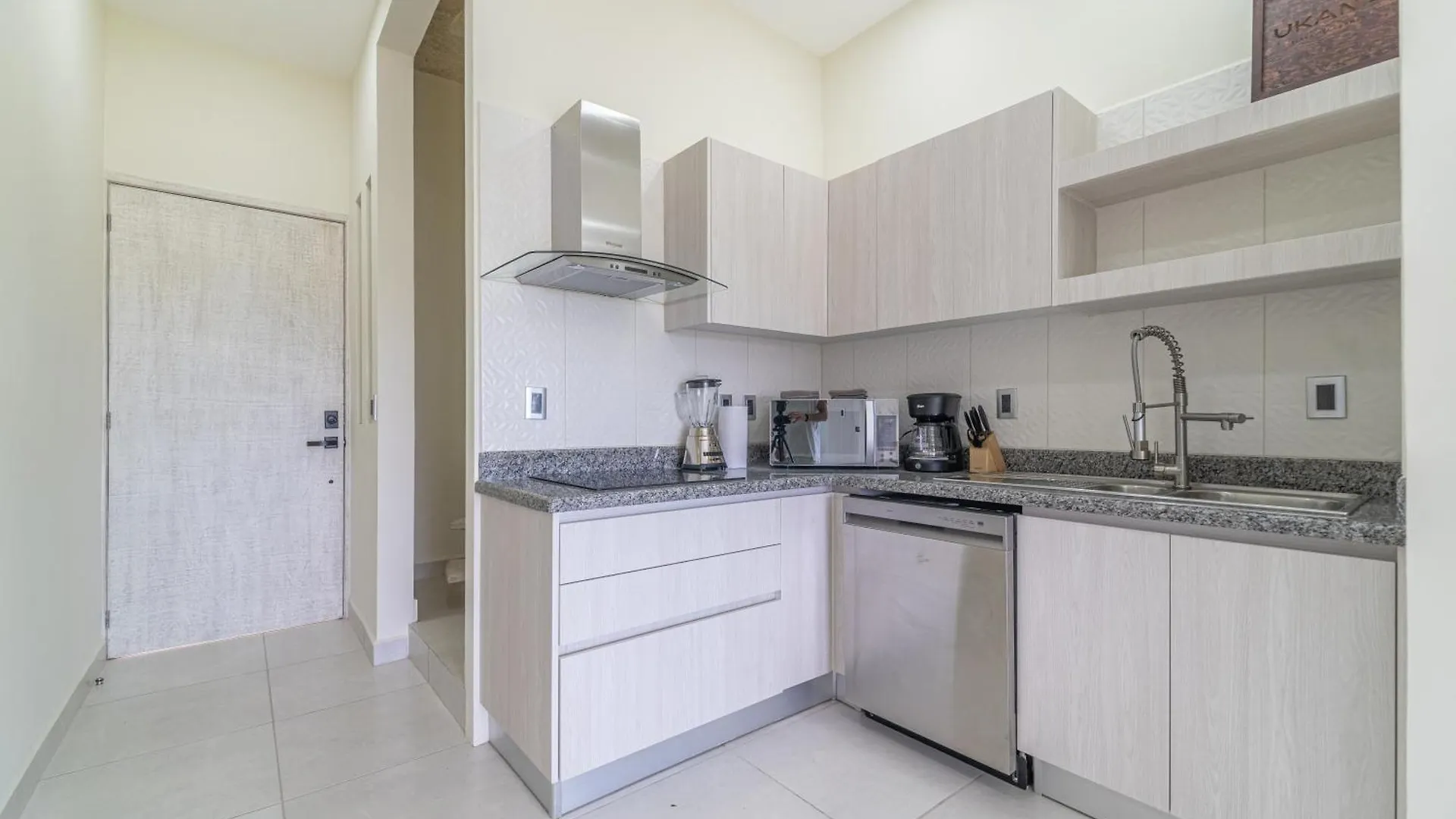 Vakantiehuis Penthouse With Jungle View Terrace Gym Pool Hottub Villa Playa del Carmen