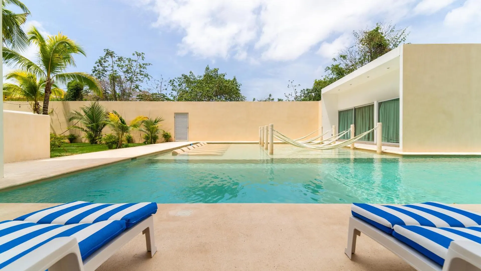 Penthouse With Jungle View Terrace Gym Pool Hottub Villa Playa del Carmen