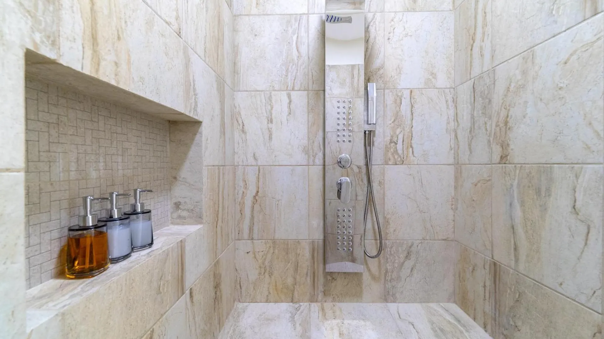 Penthouse With Jungle View Terrace Gym Pool Hottub Villa Playa del Carmen Vakantiehuis
