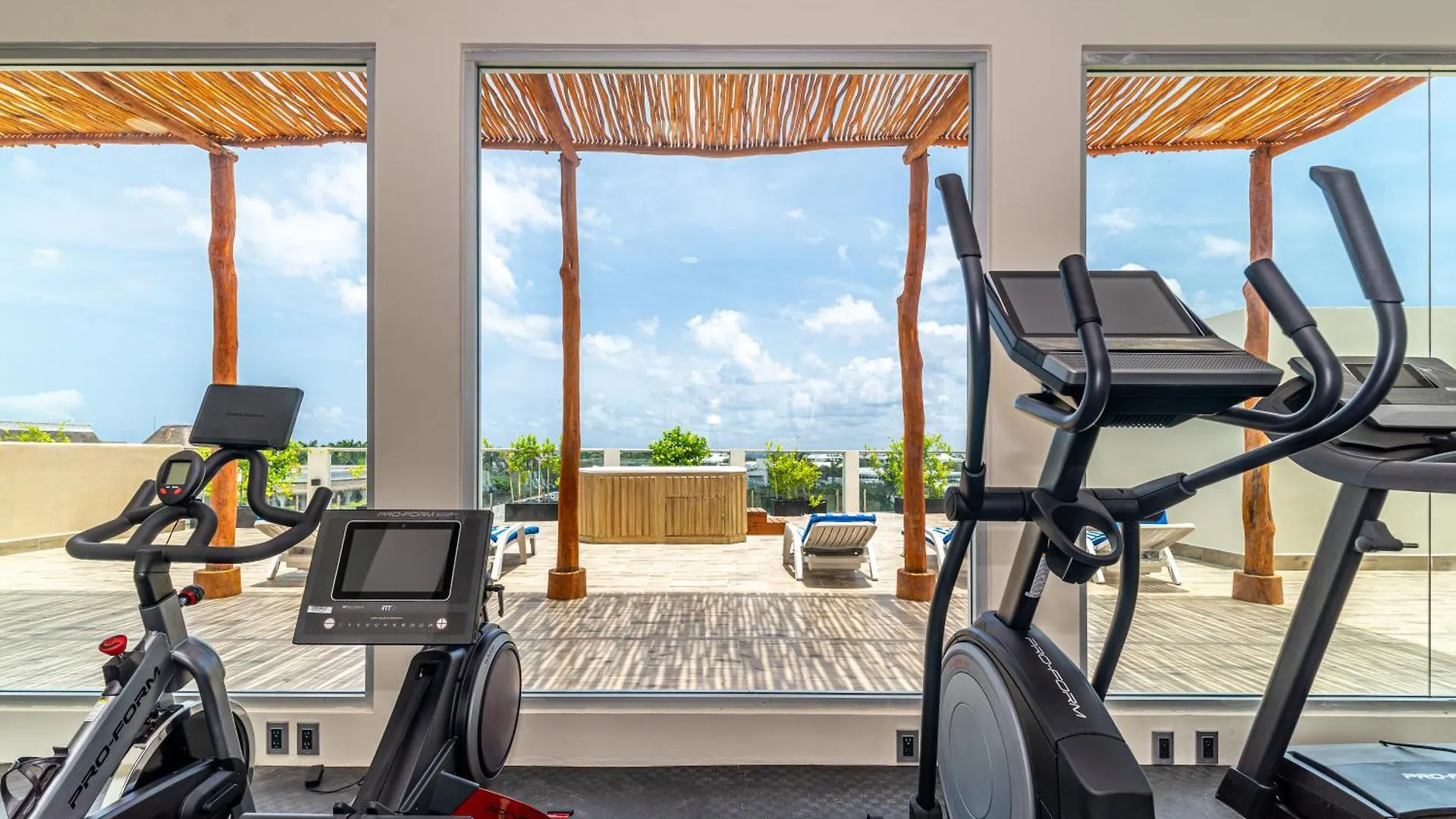 Penthouse With Jungle View Terrace Gym Pool Hottub Villa Playa del Carmen Vakantiehuis